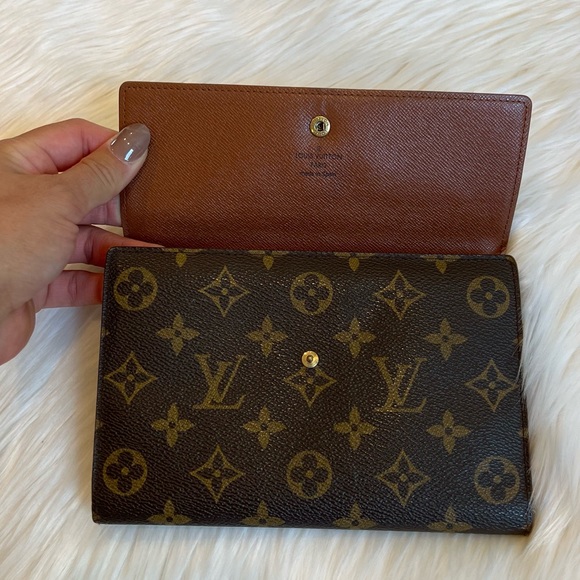 Louis Vuitton Monogram Passport Organizer Wallet - Picture 3 of 13